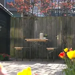 't Onderhuis In Apartman *