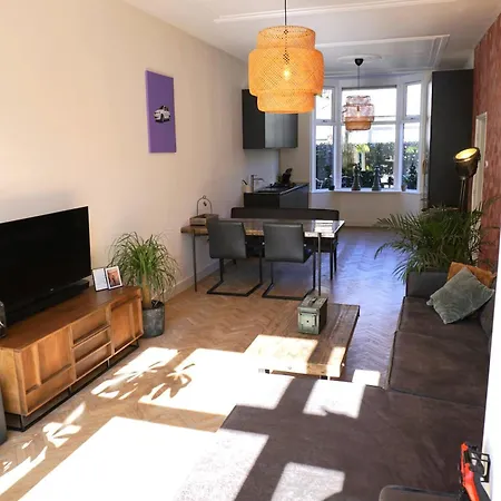 't Onderhuis In Appartement *
