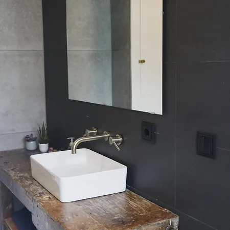 't Onderhuis In Appartement