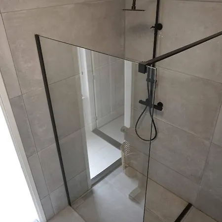 't Onderhuis In Appartement