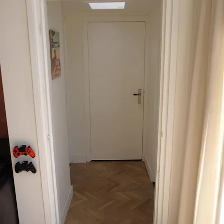 't Onderhuis In Appartement Delft