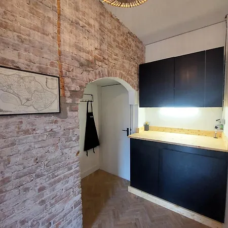 't Onderhuis In Appartement *